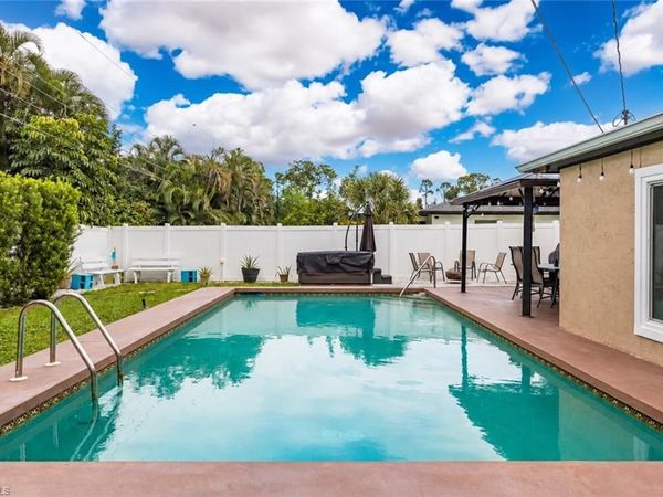 2439 Ephraim AVE , FORT MYERS, FL 33907