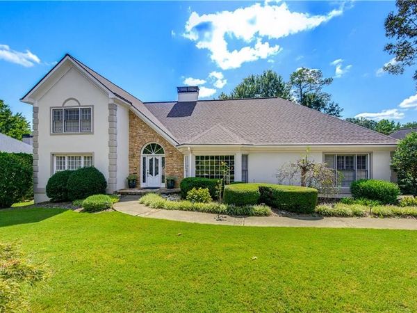 1001 Ashebrooke Court NE, Marietta, GA 30068