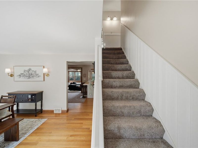 2354 Frederick Drive, Cuyahoga Falls, OH 44221 Photo 2