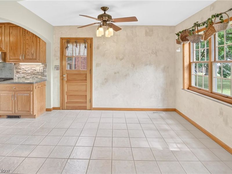 916 Milan Avenue, Amherst, OH 44001 Photo 12