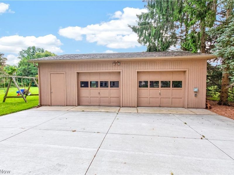 916 Milan Avenue, Amherst, OH 44001 Photo 3