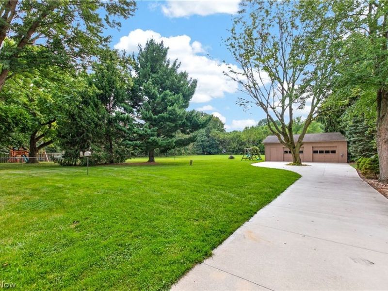 916 Milan Avenue, Amherst, OH 44001 Photo 4