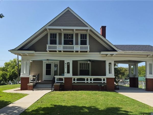 911 N Main Street, Carrollton, MO 64633