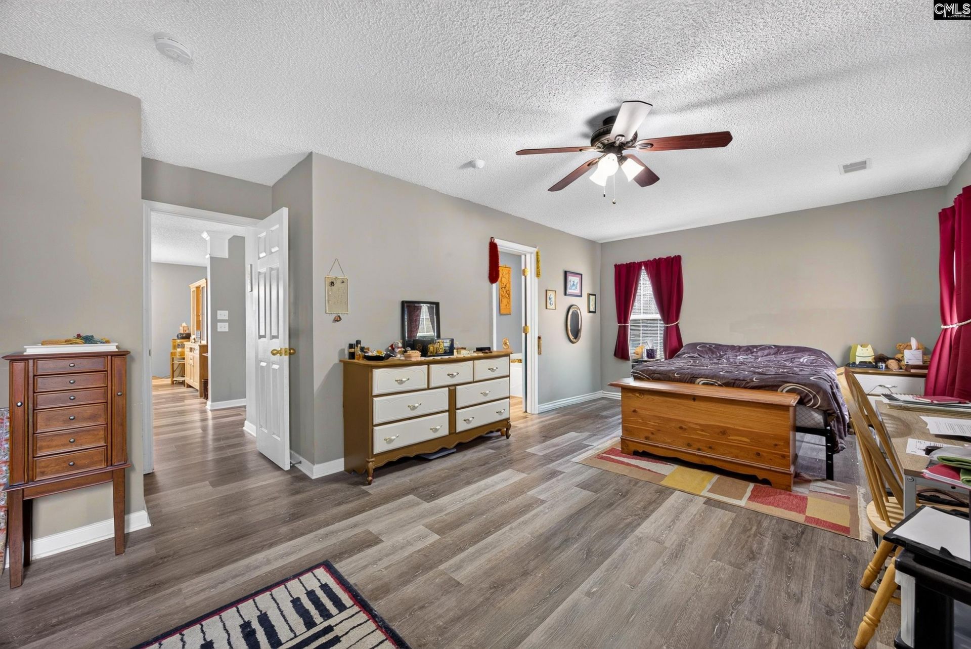 220 Summer Park Road  Photo 12