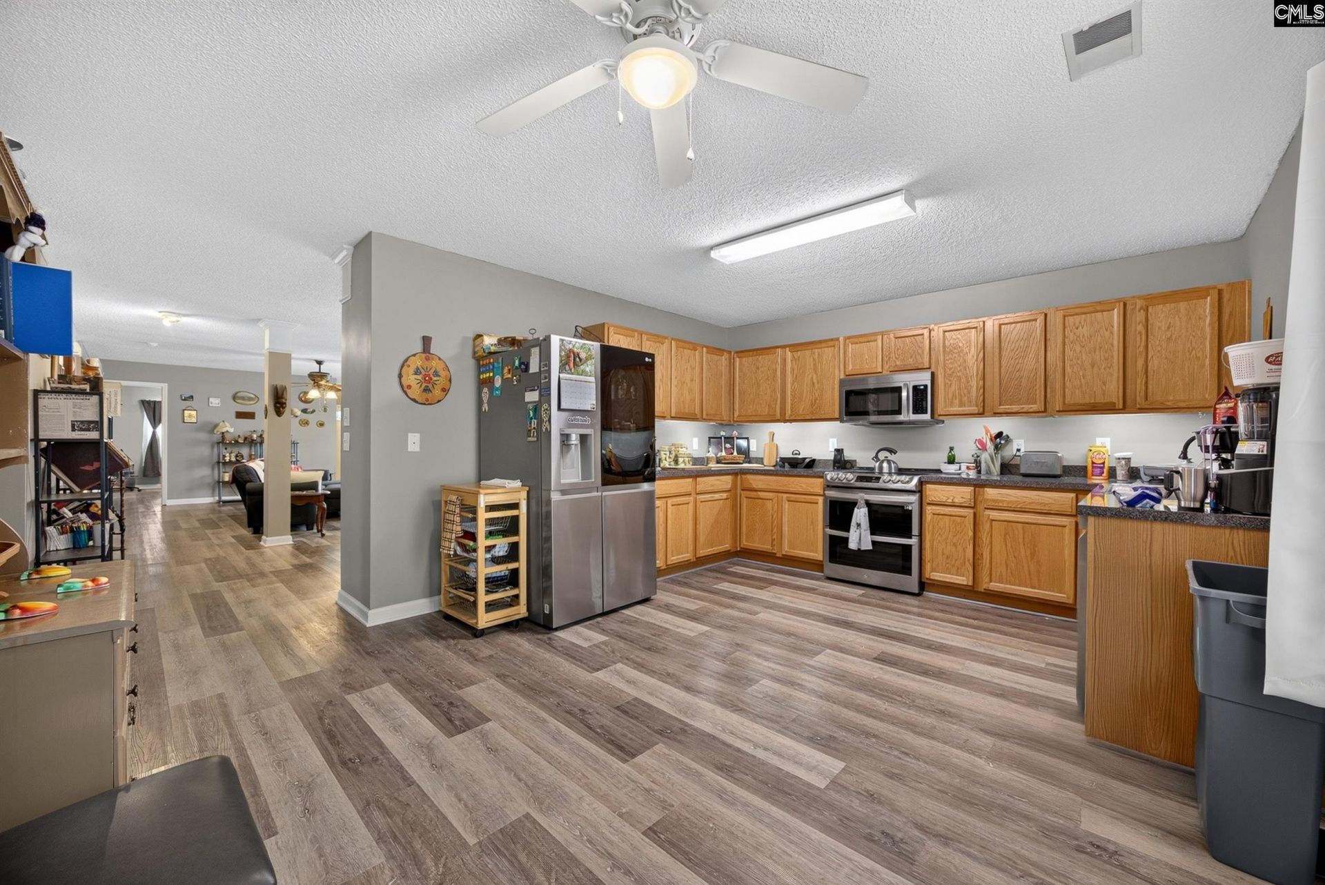 220 Summer Park Road  Photo 6