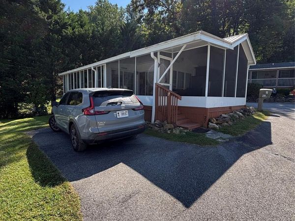 27 Levi Drive, Maggie Valley, NC 28751
