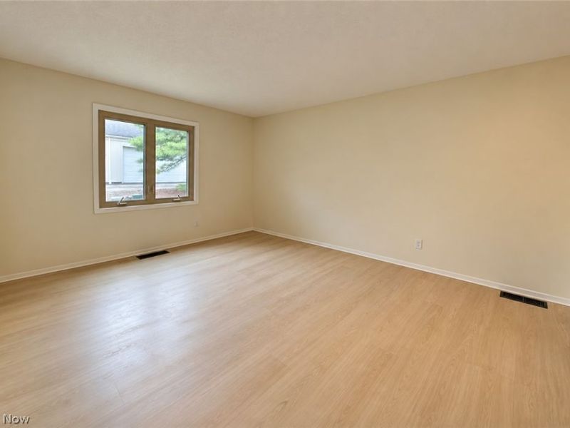 8035 Steven David Drive, Strongsville, OH 44149 Photo 11