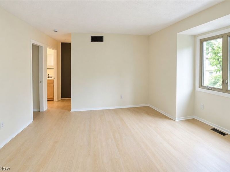 8035 Steven David Drive, Strongsville, OH 44149 Photo 21
