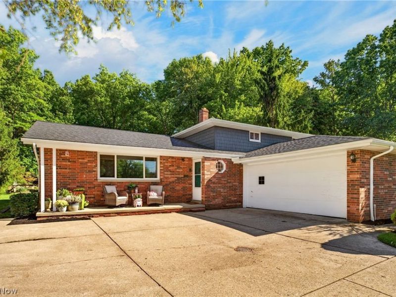7651 Koch Drive, Parma, OH 44134 Photo 2