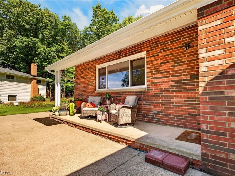 7651 Koch Drive, Parma, OH 44134 Photo 3