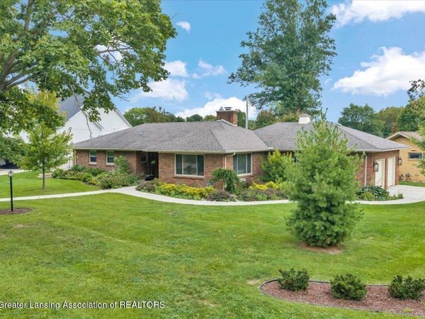1533 Cambridge Road, Lansing, MI 48911