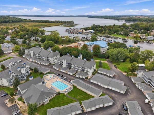 5383 Mariners Cove Drive, Unit 414, Madison, WI 53704