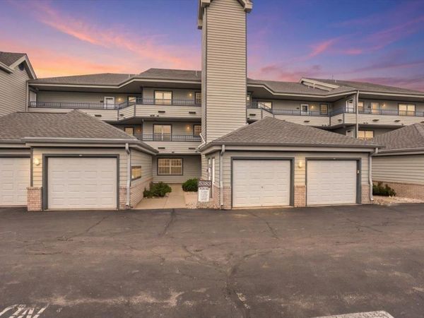 5383 Mariners Cove Drive, Unit 414, Madison, WI 53704