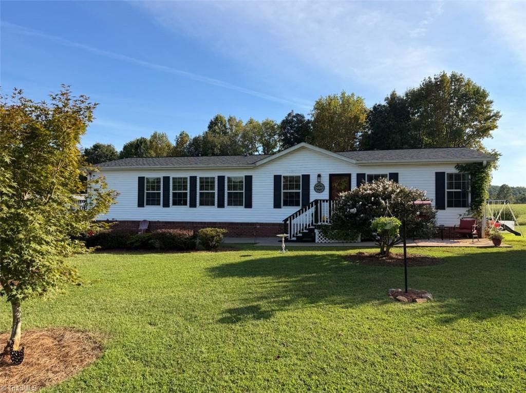 3535 Forbush View Lane, East Bend, NC 27018 Main Photo