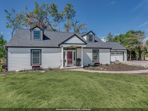 1701 S HILLCREST DRIVE, Appleton, WI 54914