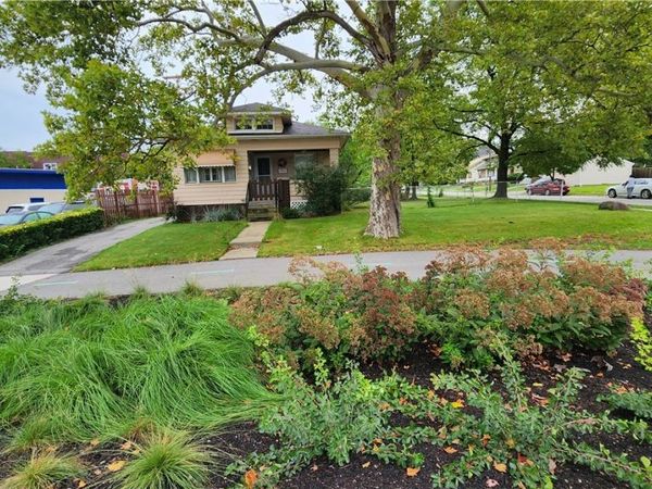 7925 Garfield Boulevard , Garfield Heights, OH 44125
