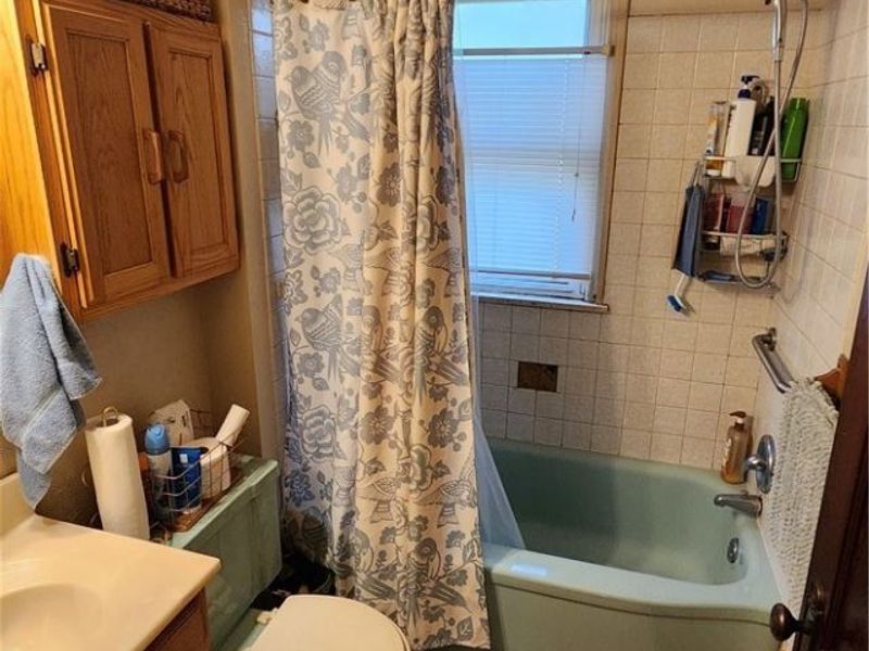 7925 Garfield Boulevard, Garfield Heights, OH 44125 Photo 12