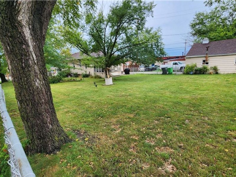 7925 Garfield Boulevard, Garfield Heights, OH 44125 Photo 3
