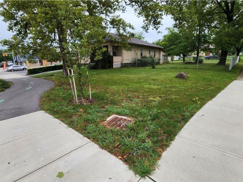 7925 Garfield Boulevard, Garfield Heights, OH 44125 Photo 4