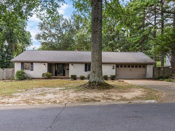 2624 Lakeview Road, North Little Rock, AR 72116