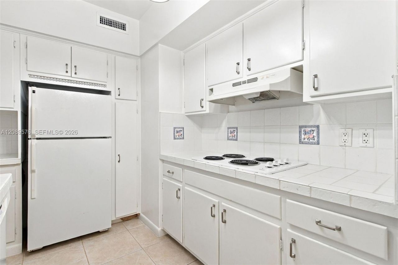 9101 E Bay Harbor Dr , Unit 201, Bay Harbor Islands, FL 33154 Photo