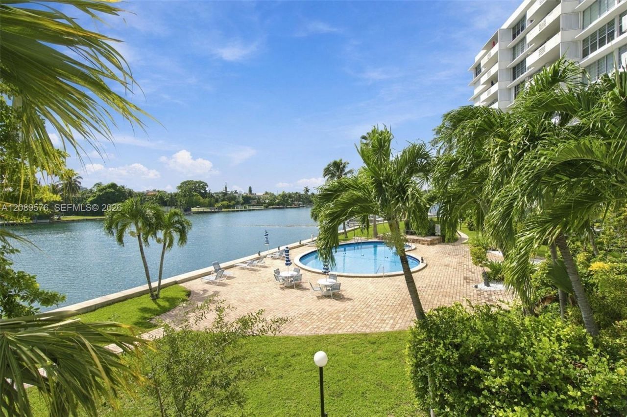 9101 E Bay Harbor Dr , Unit 201, Bay Harbor Islands, FL 33154 Photo