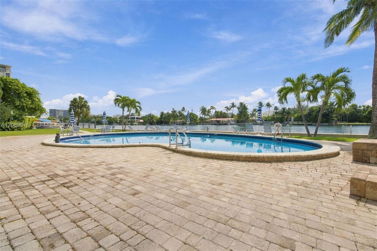 9101 E Bay Harbor Dr , Unit 201, Bay Harbor Islands, FL 33154 Photo