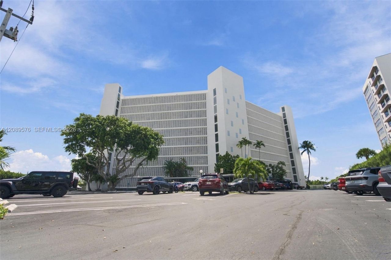 9101 E Bay Harbor Dr , Unit 201, Bay Harbor Islands, FL 33154 Photo