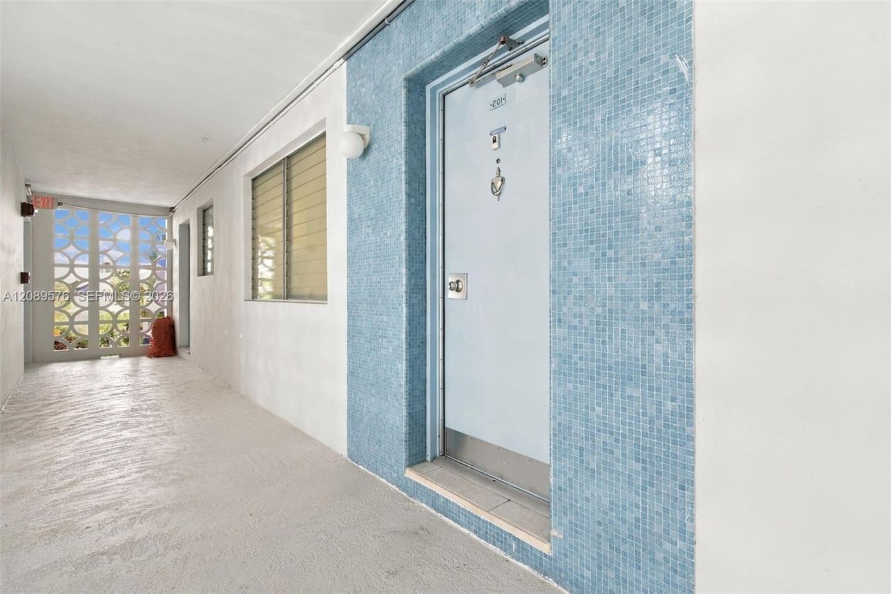 9101 E Bay Harbor Dr , Unit 201, Bay Harbor Islands, FL 33154 Photo