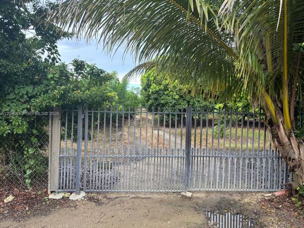 24350 SW 182 AVE , Homestead, FL 33031