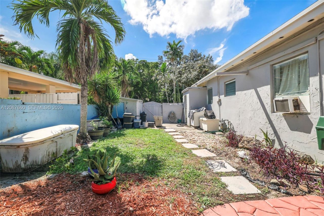 800 NE 144th St, North Miami, FL 33161 Photo