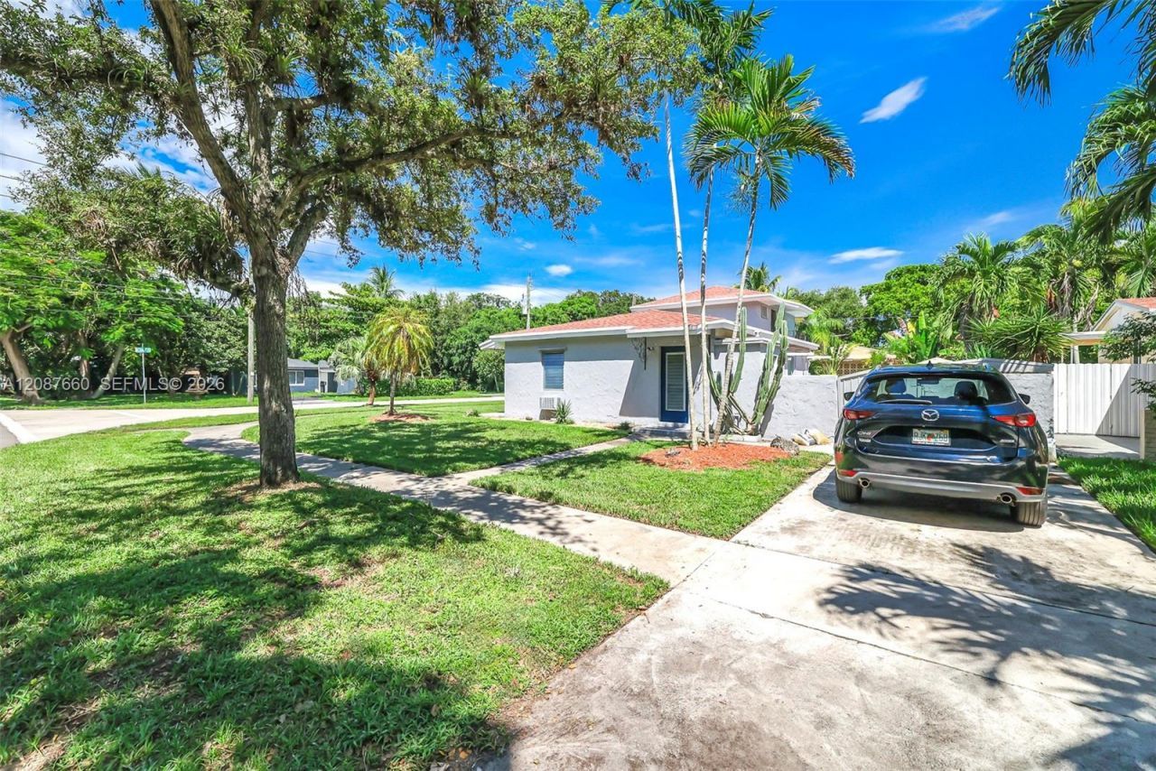 800 NE 144th St, North Miami, FL 33161 Photo