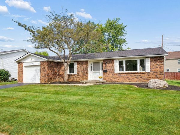 3200 Kingswood Drive, Grove City, OH 43123