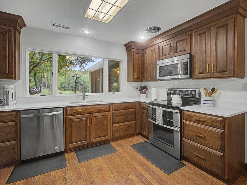 204 S Edgewood Road, Mount Vernon, OH 43050 Photo 16
