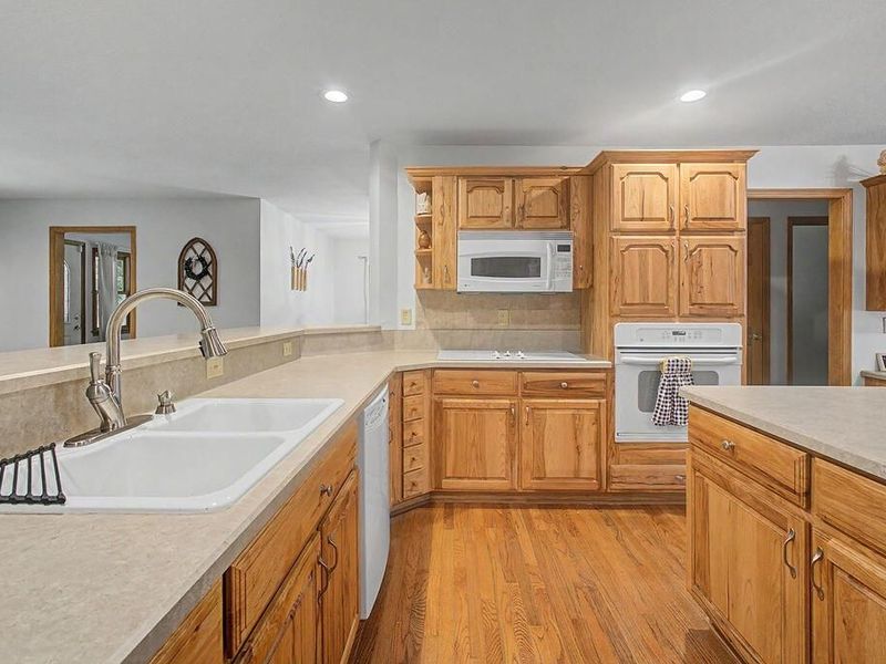 3381 Apple Valley Drive , Howard, OH 43028 Photo 5