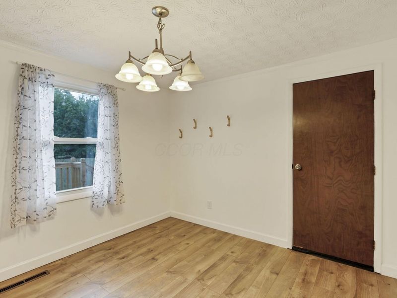 6660 Skywae Drive , Columbus, OH 43229 Photo 5