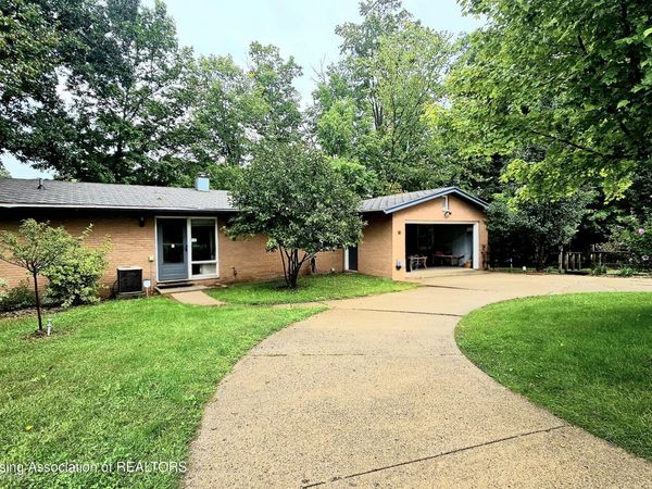 9777 Vfw Road, Eaton Rapids, MI 48827
