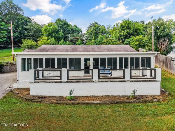 425 E Church St, Kingston, TN 37763