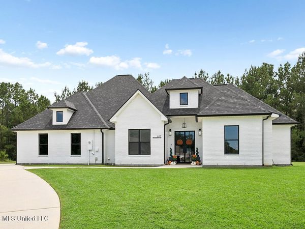 617 Deason Drive, Picayune, MS 39466