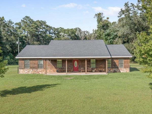 3687 Bass Road , Graceville, FL 32440