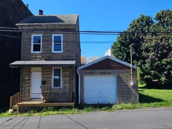 42 S PEAR STREET, MT CARMEL, PA 17851