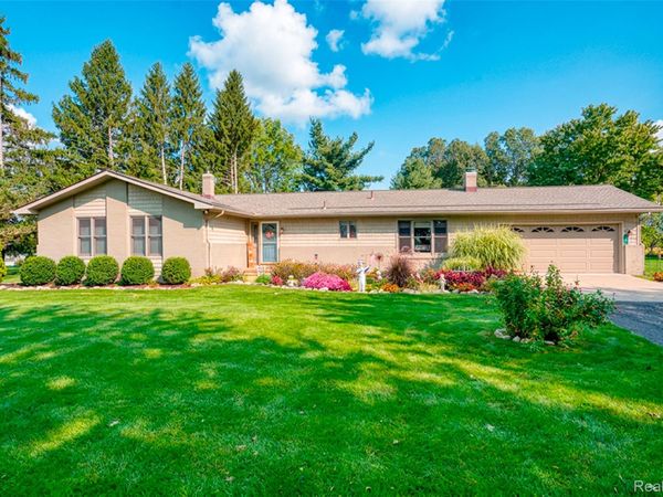 7990 Colleen Drive , Handy Township, Mi 48836