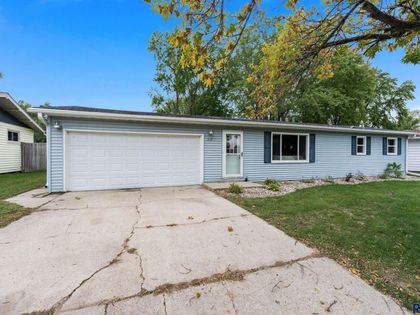 217 N Needles Dr Brandon, SD 57005