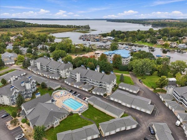 5383 Mariners Cove Drive, Unit 414, Madison, WI 53704