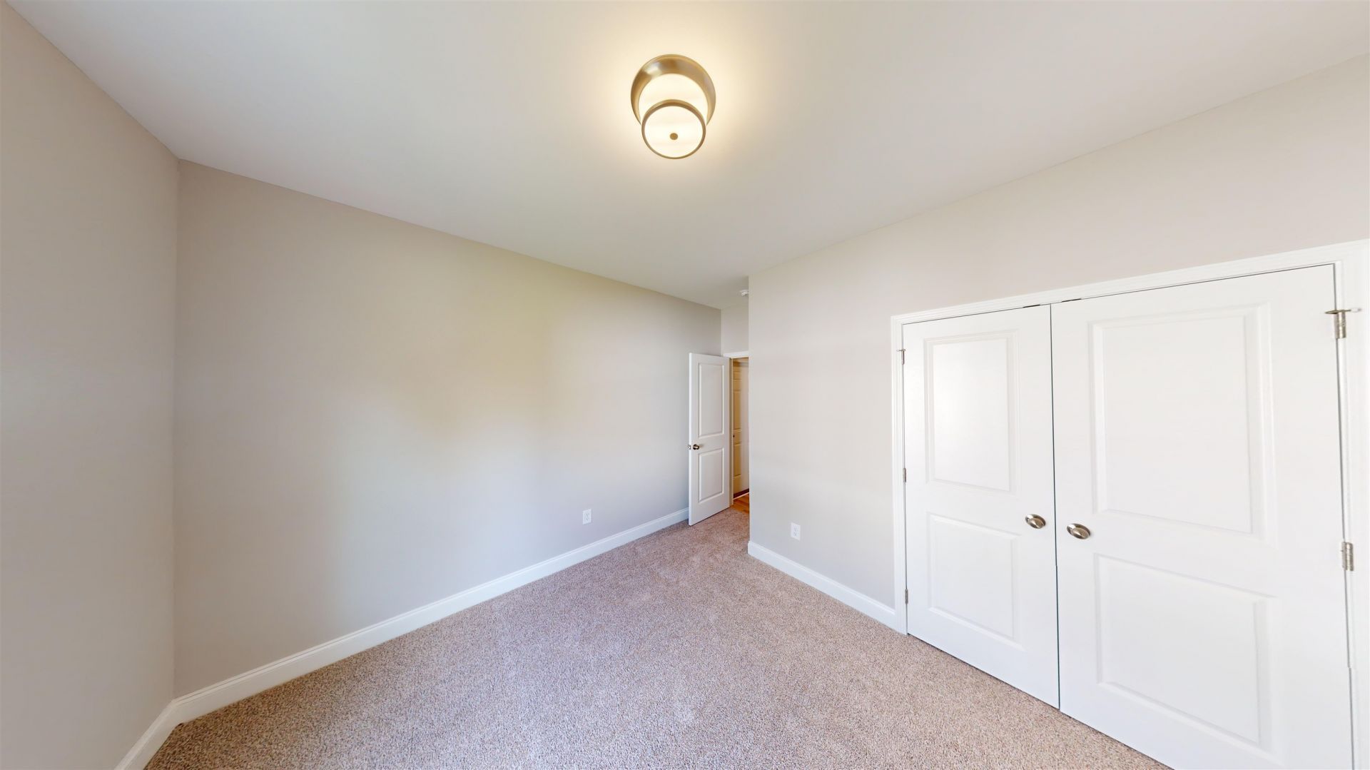 1060 Moen Loop Photo 10