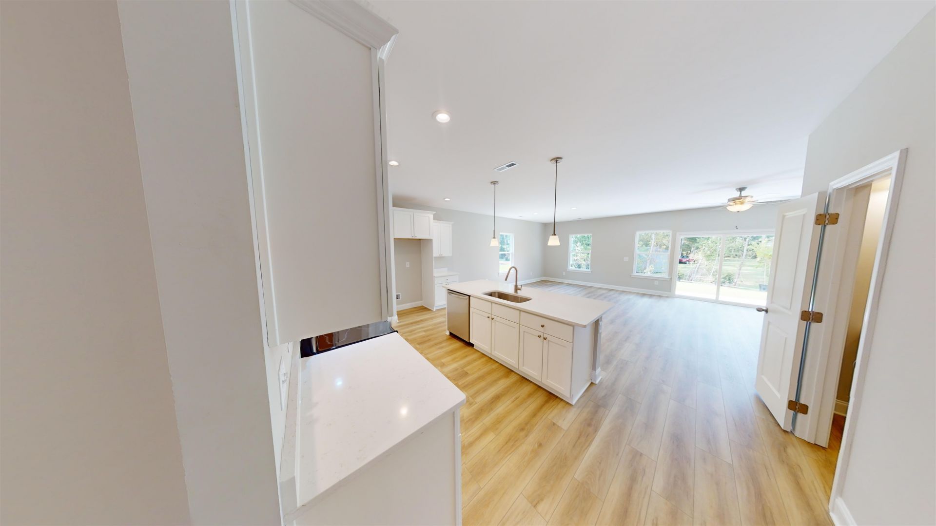 1060 Moen Loop Photo 19