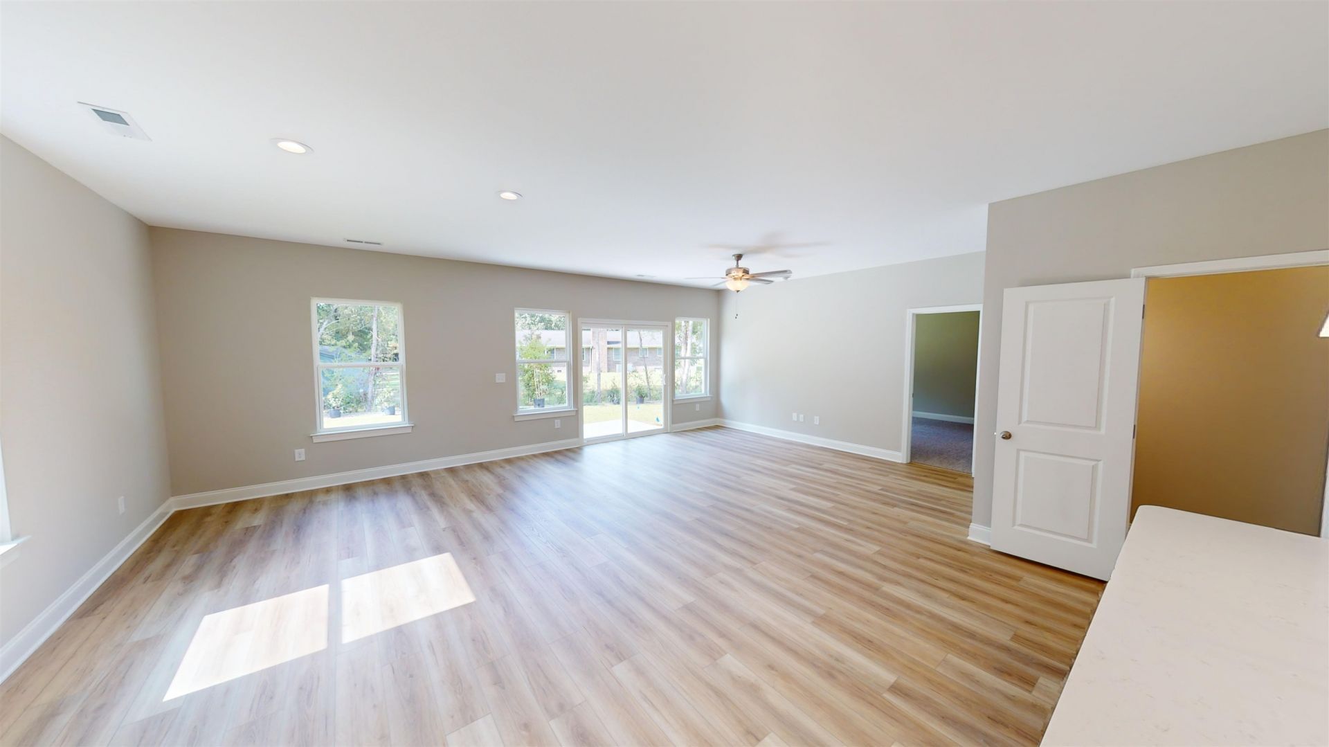 1060 Moen Loop Photo 24