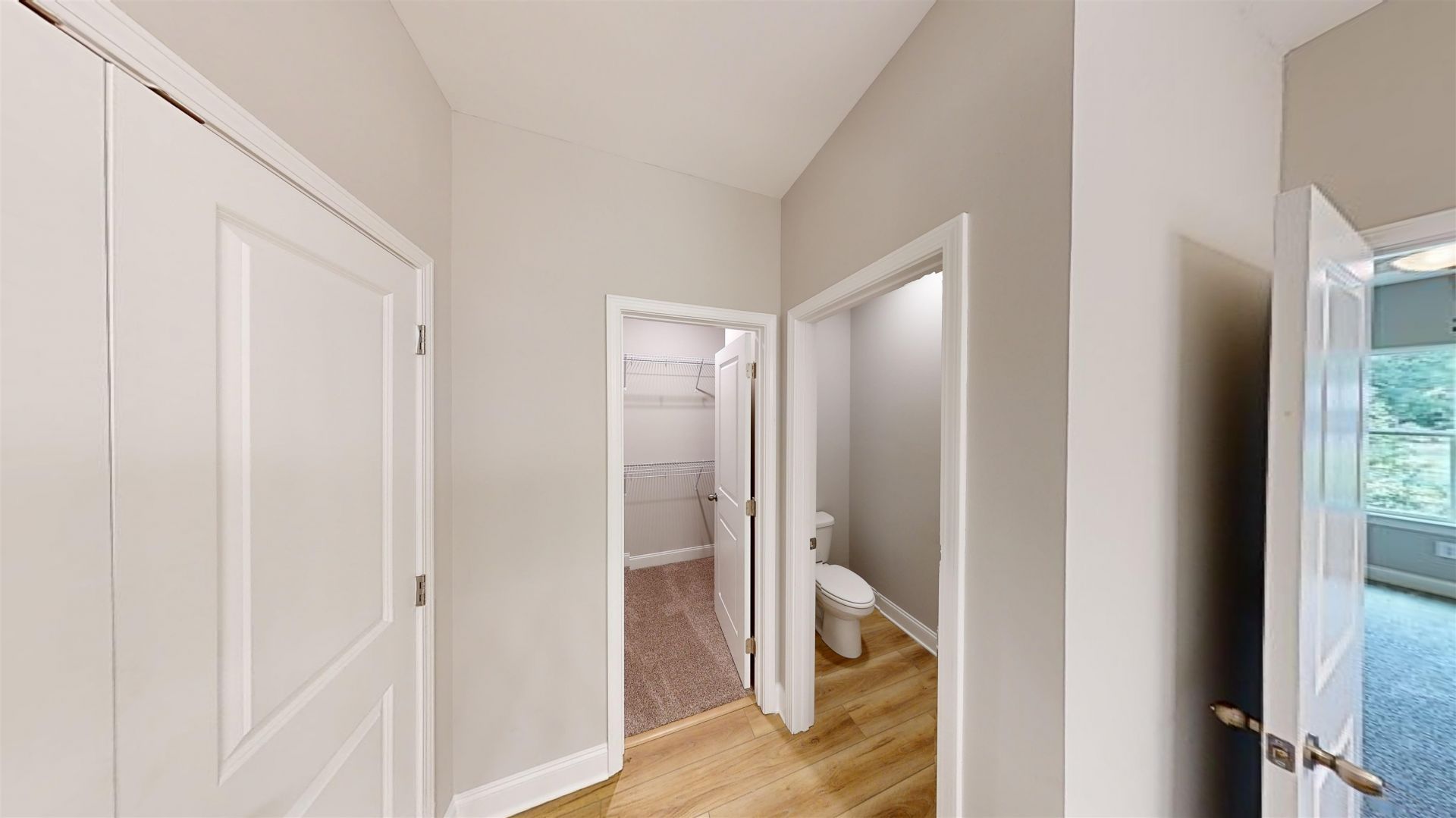 1060 Moen Loop Photo 31