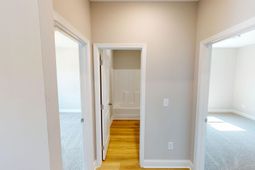 1060 Moen Loop photo 4