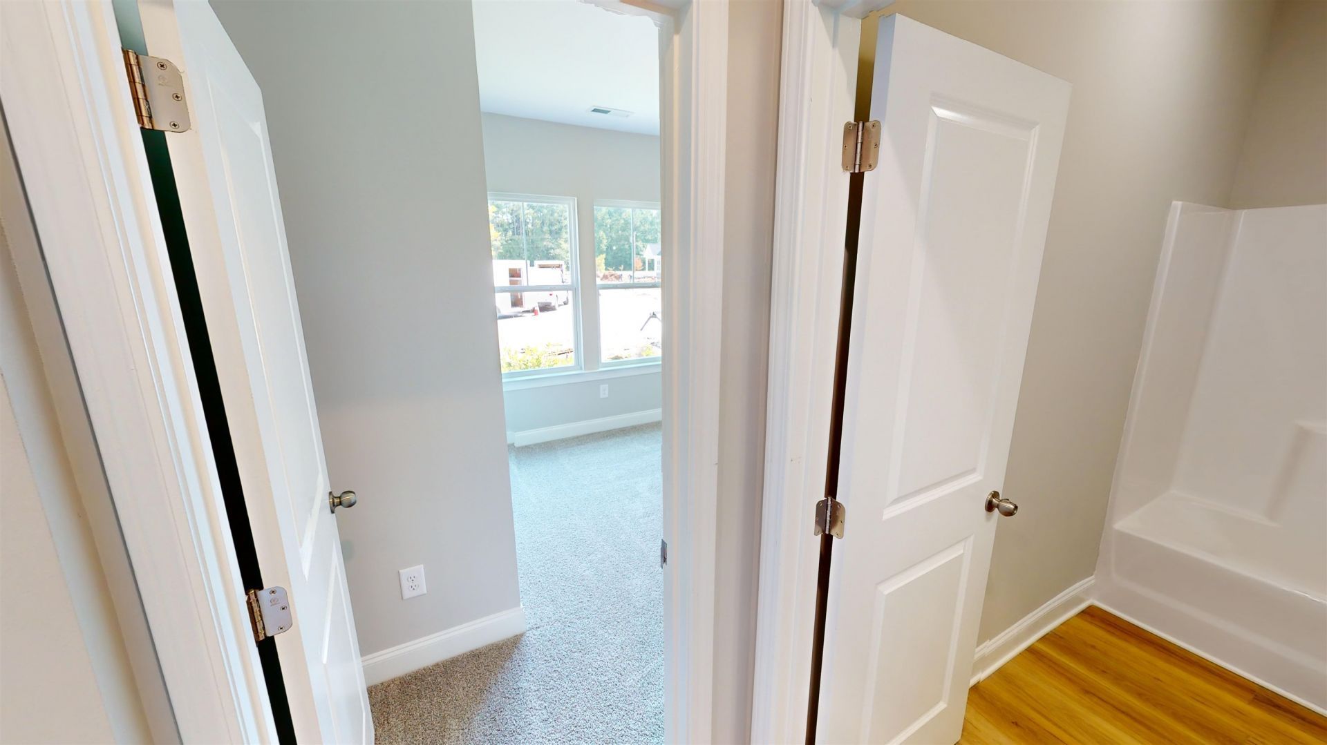 1060 Moen Loop Photo 5